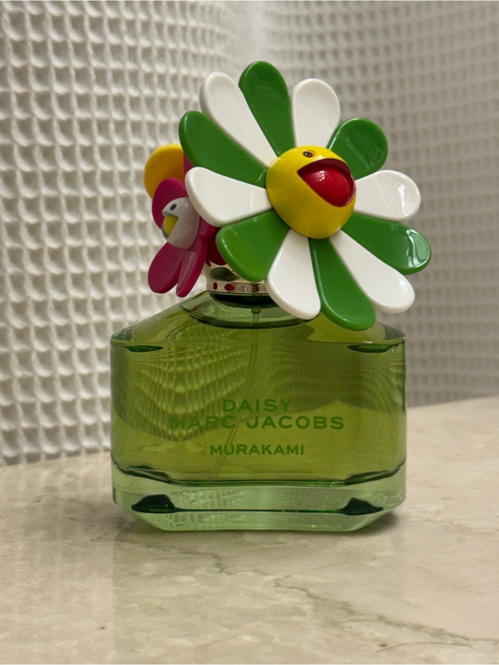 Marc Jacobs Daisy Murakami Green Limited-Edition Eau De Parfum, 1.6 oz - Picture 4 of 6